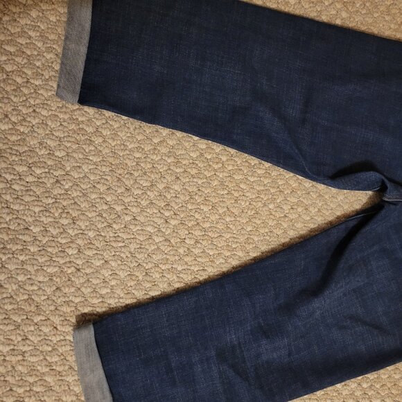 Women's Levi Capris - Picture 5 of 7